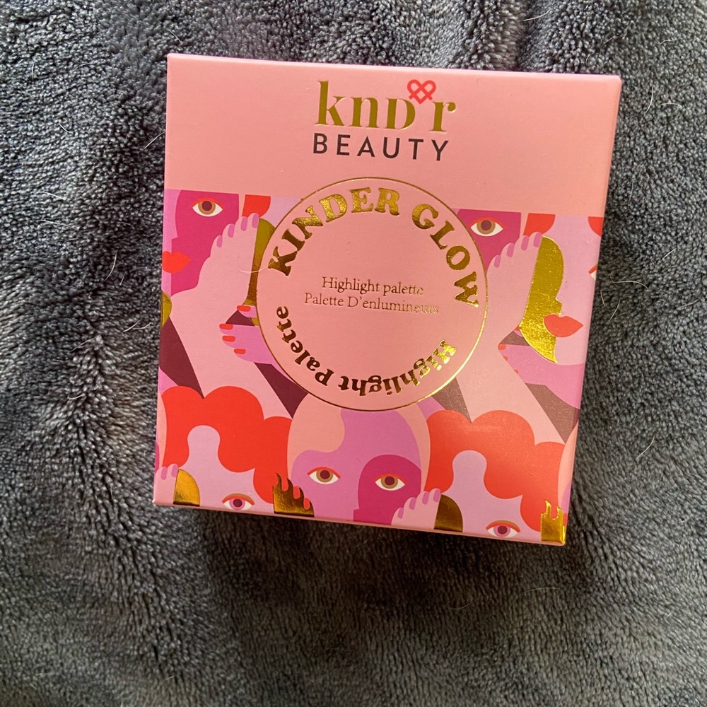 kndr Beauty Kinder Glow Highlight Palette